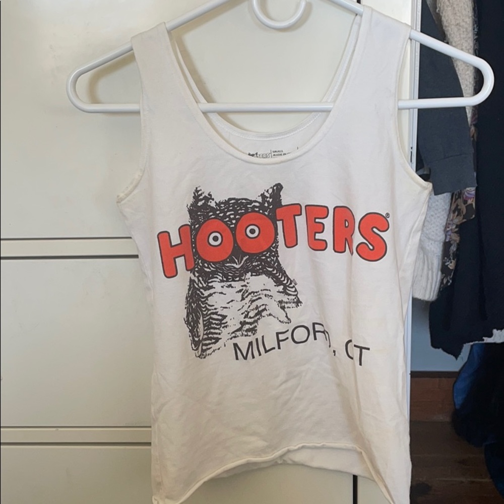 Hooters shirt